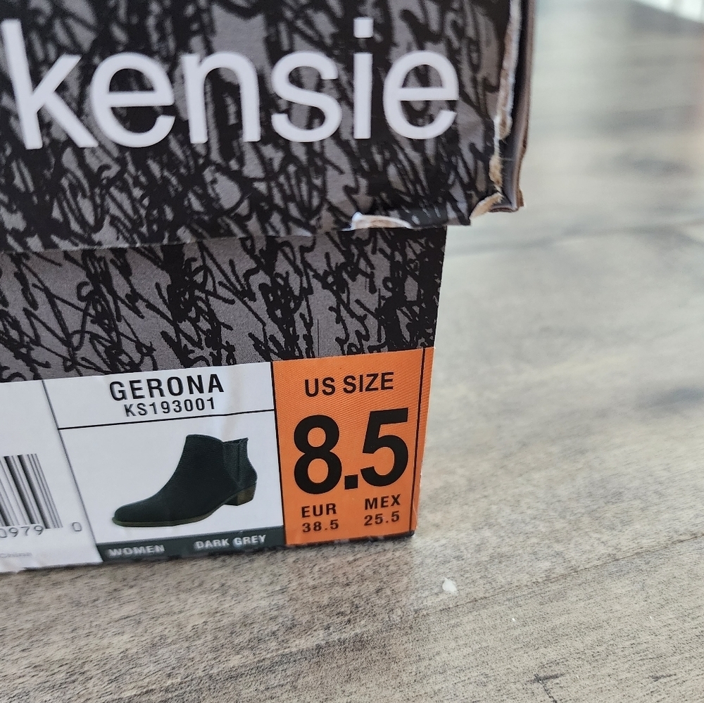 Kensie Gerona Perforated Suede Ankle Booties Dark Gray Women's 8.5 NEW - Picture 16 of 16